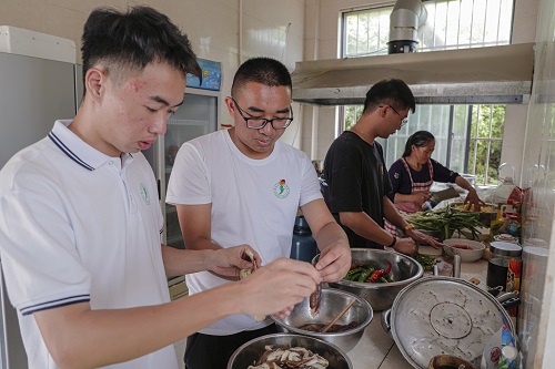 云南经济管理学院医学院三下乡活动系列报道（三） 第 6 张