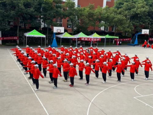 【魅力工程】-军训进行时（一）——身穿红服少年气，神采飞扬正青春 第 1 张