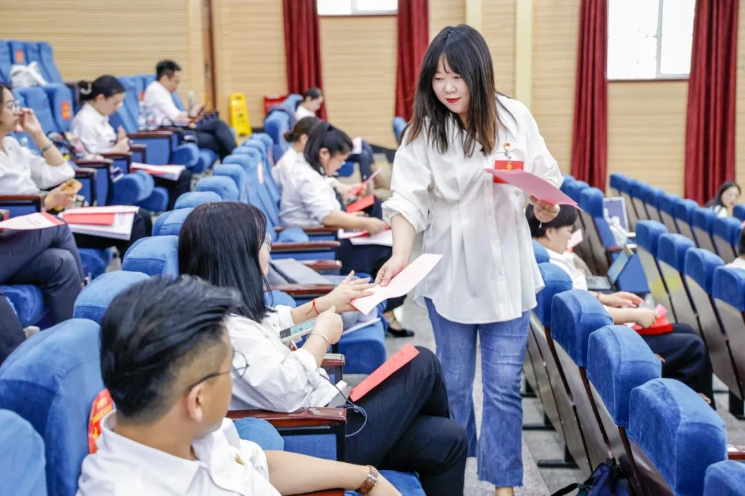 凝心聚力谱新篇 ｜ 云南经济管理学院召开第四次教职工代表暨工会会员代表大会 第 10 张