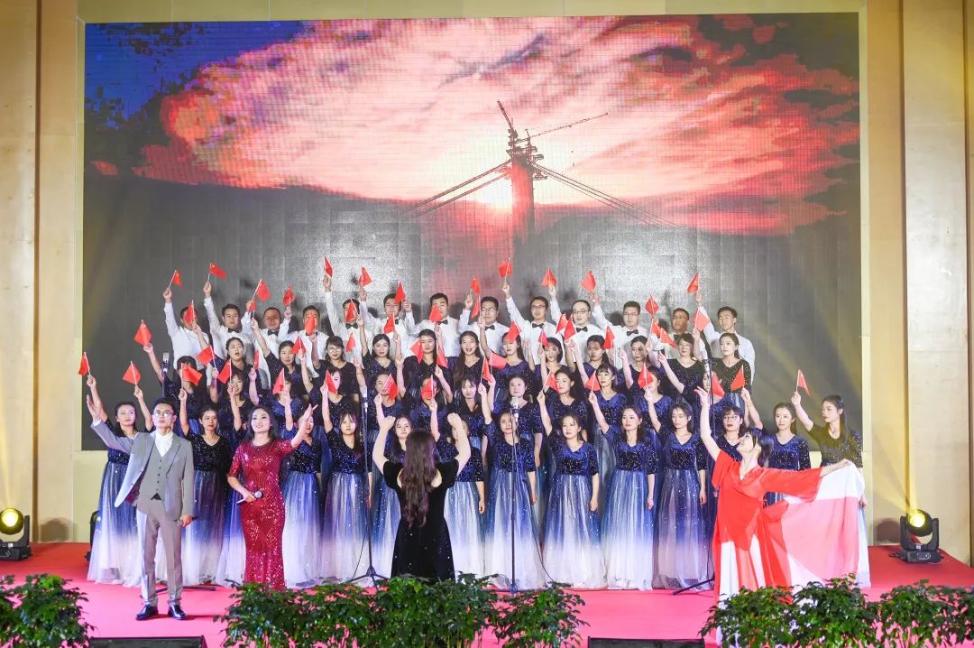 燃！经管教师唱响红色经典，踔厉奋进新征程 第 12 张