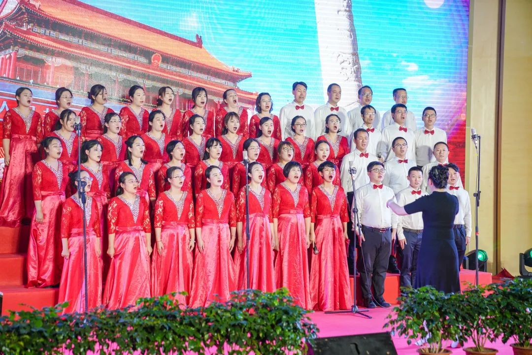 燃！经管教师唱响红色经典，踔厉奋进新征程 第 15 张