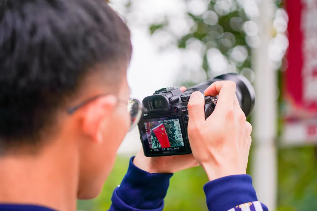 同心祝愿！云经管举行升旗仪式，共祝祖国生日快乐！ 第 19 张