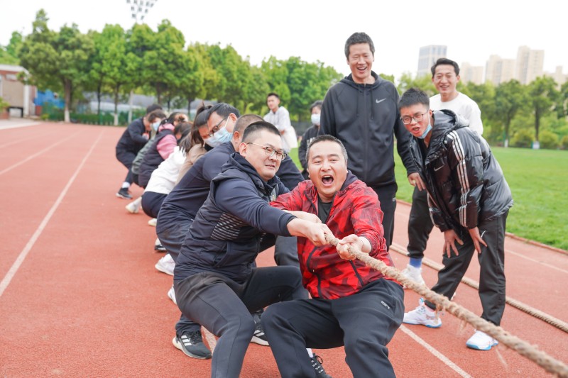 拔河比赛显拼搏  迎面接力展风采|2022年教职工文体活动 第 6 张