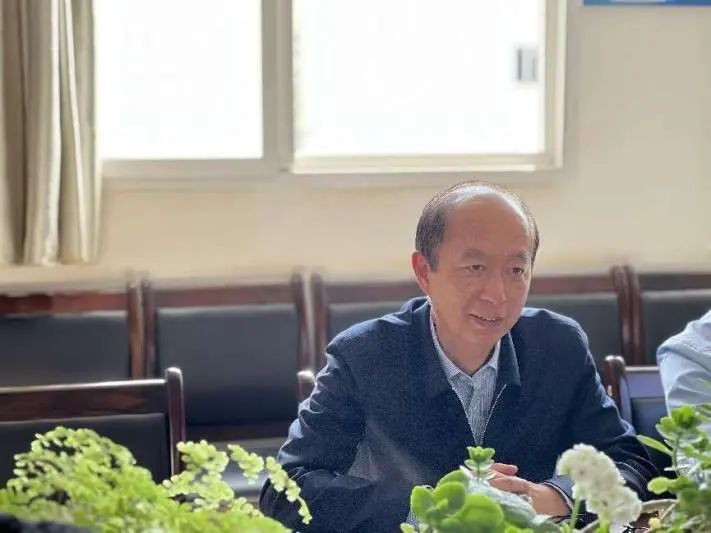 云南经济管理学院副校长孙俊一行访问昭通市第一人民医院 第 2 张 云南经济管理学院副校长孙俊一行访问昭通市第一人民医院 第 2 张