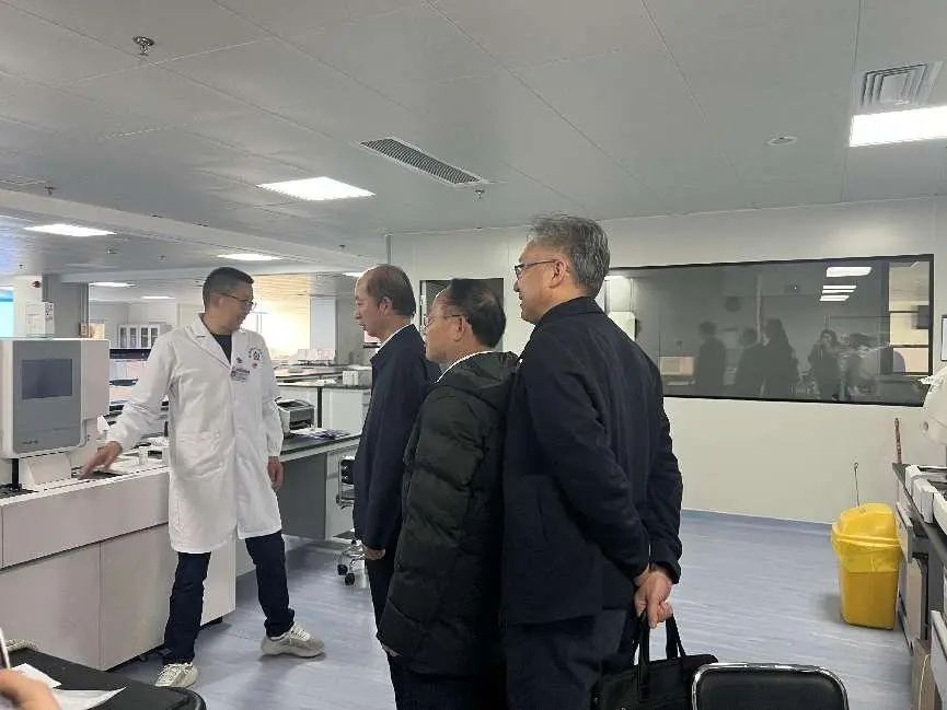 云南经济管理学院副校长孙俊一行访问昭通市第一人民医院 第 4 张 云南经济管理学院副校长孙俊一行访问昭通市第一人民医院 第 4 张