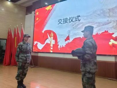 不辱使命 薪火相传——砺剑军事社区四营开展新老交接仪式 第 5 张