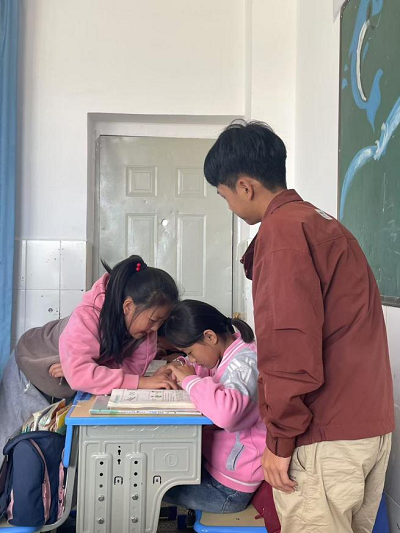 图片15.png 架起理论与实践的桥梁,放飞教育与童真的梦想——高职学院小教系开展教育见习活动 第 15 张