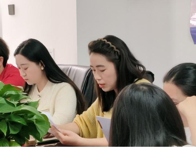 书香进社区 党建促学风| 财会金融学院教师第一党支部与会计系学生党支部联合开展主题党日活动 第 1 张 书香进社区 党建促学风| 财会金融学院教师第一党支部与会计系学生党支部联合开展主题党日活动 第 1 张