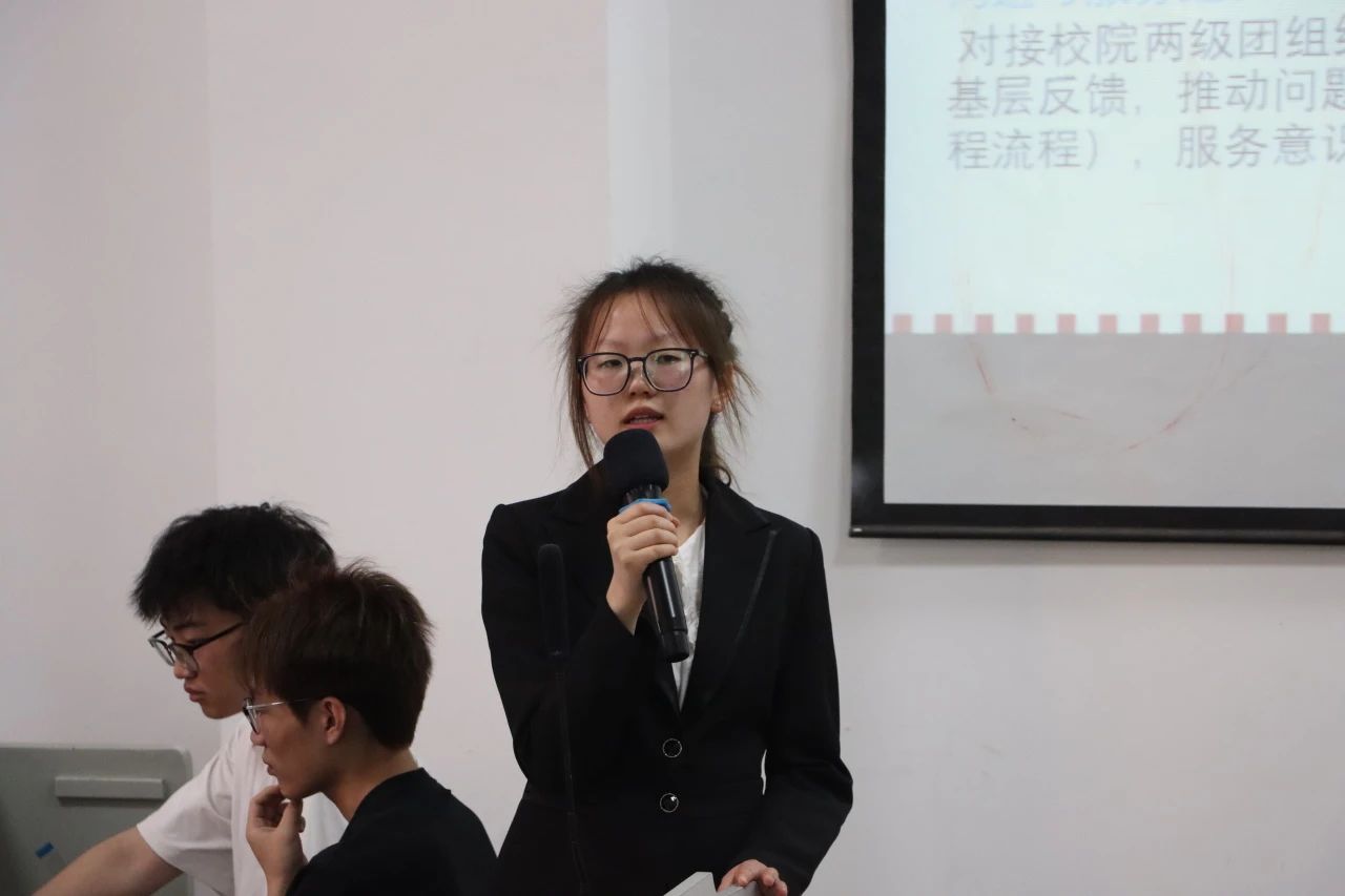 云南经济管理学院医学院学生组织换届:薪火相传,共启新程 第 5 张 云南经济管理学院医学院学生组织换届:薪火相传,共启新程 第 5 张