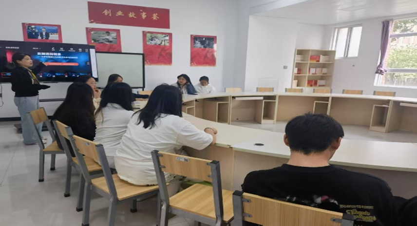 商学院在一站式开展“借数据之光 筑健康之基”活动 第 1 张