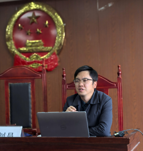 云南经济管理学院法学专业双线并举推进教学创新AI赋能法学教育与法商融合示范课同期举行 第 4 张