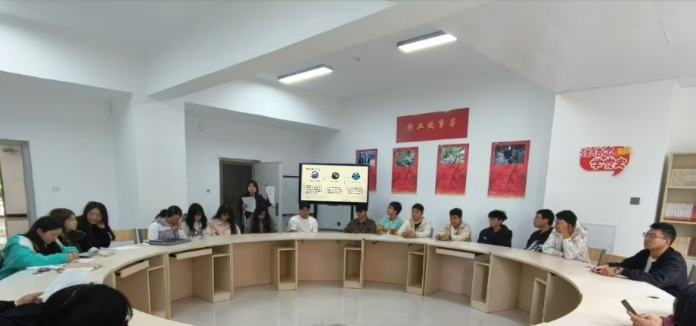 商学院在一站式开展拒绝攀比心理 拥抱健康人生教育活动 第 3 张