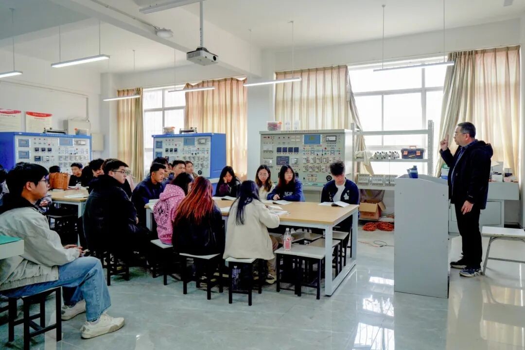 今天,云经管开学第一天! 第 7 张 今天,云经管开学第一天! 第 7 张